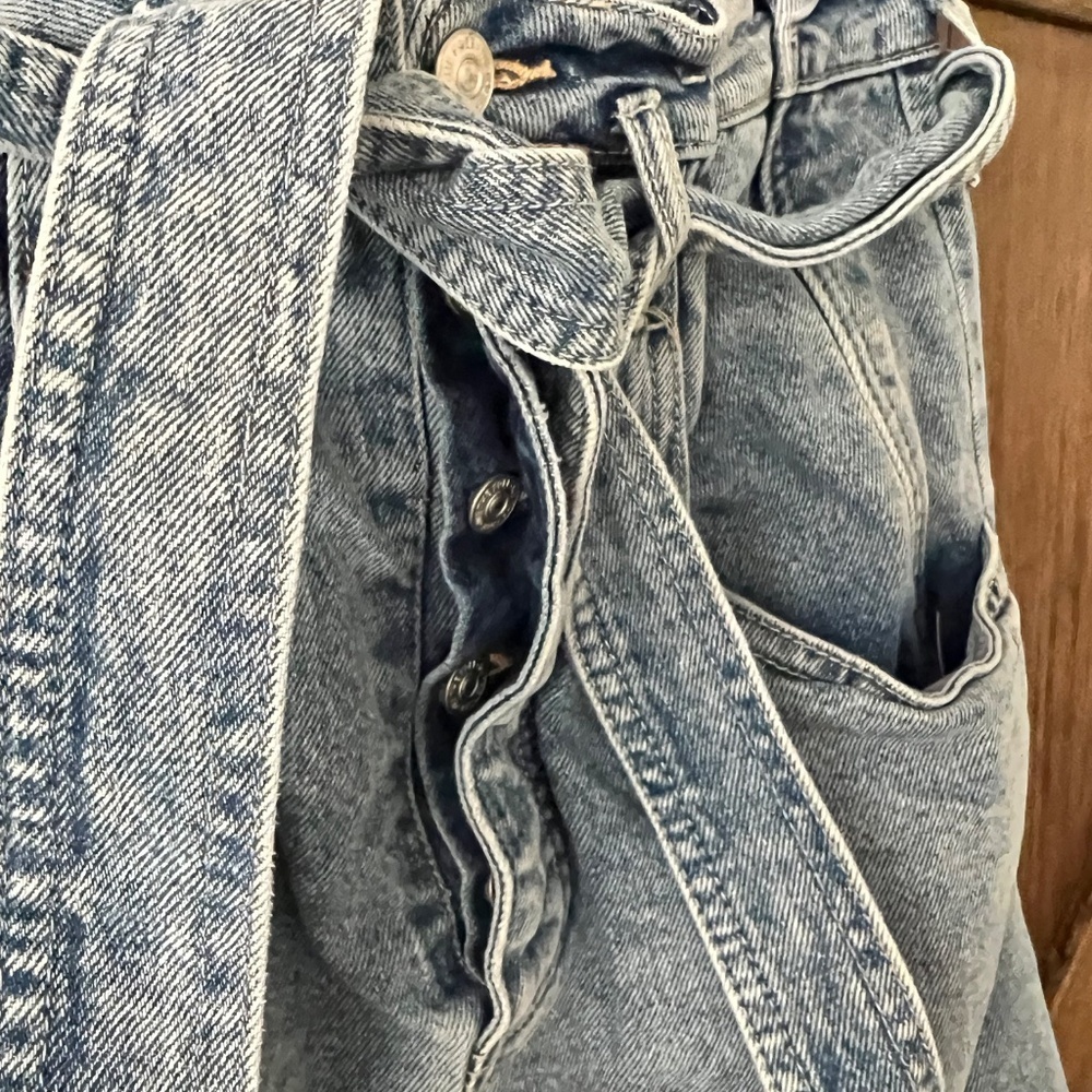 We The Free East of Eden High Rise Raw Hem Waist Tie Denim Min Skirt Size 27 EUC - Picture 5 of 9